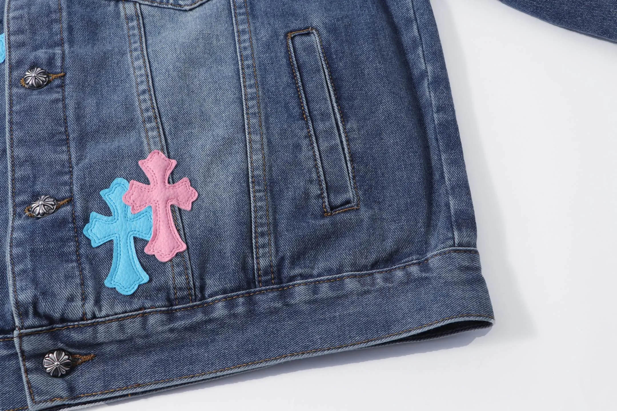 P310 Chrome Hearts Chrome Hearts leather cross-piece embroidered shirt denim jacket Color: black blue black Size: M L XL XXL XXXL